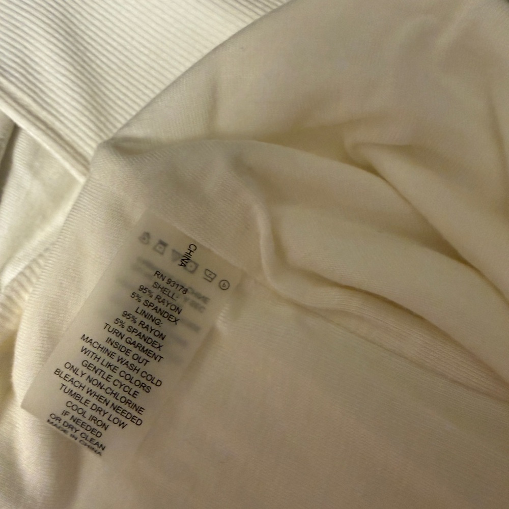ElieTahari Cream Long Sleeve Top NWT - Picture 4 of 4